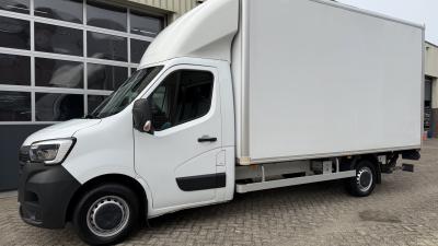 57702084